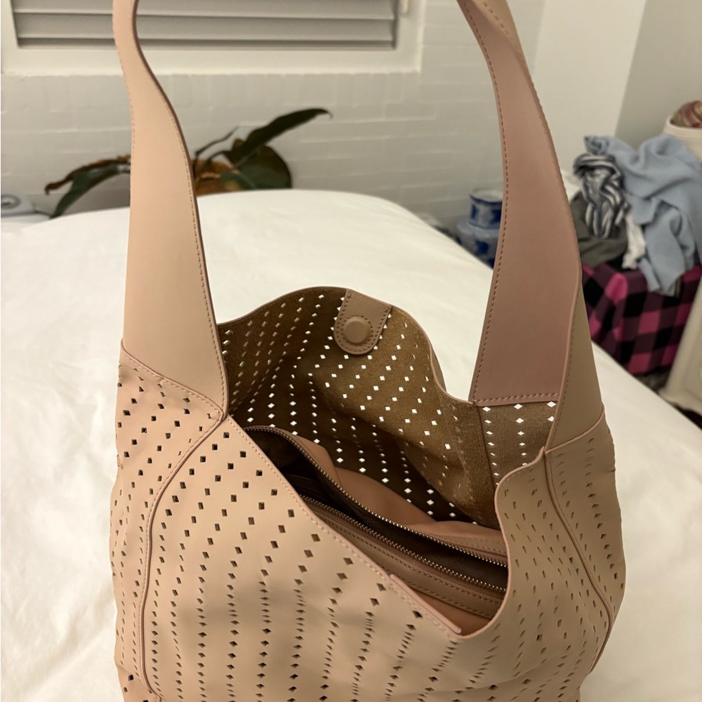 Gorgeous Pourchet Paris shoulder bag- soft pale pink/cream leather - Picture 12 of 16